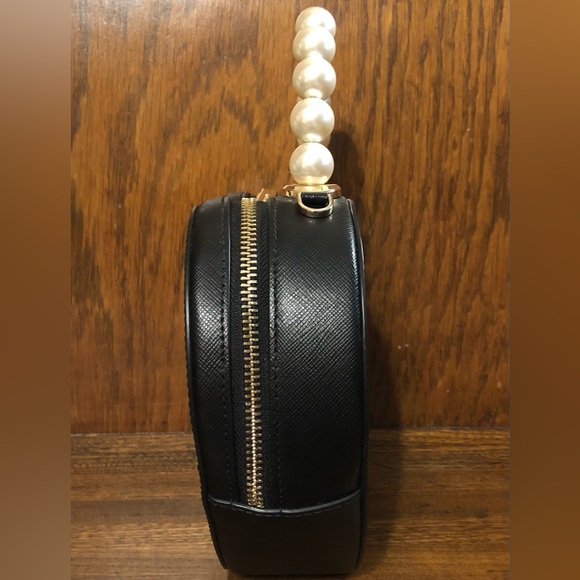 NWT-Kate Spade-Love Shack Heartđź–¤Crossbody-Faux Pearl Handle-Strap-Black-$399 - Picture 6 of 16